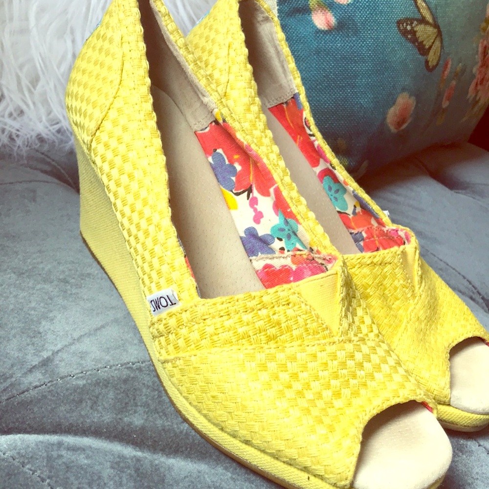 Size 10W Toms canary yellow wedge espadrilles.